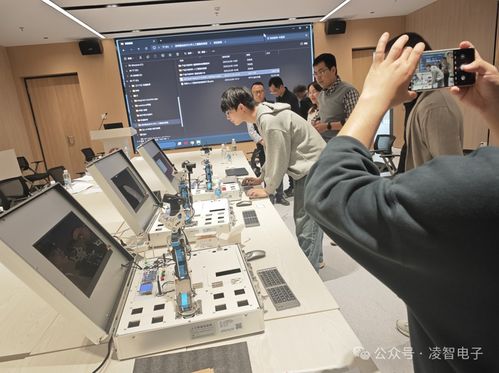 凌智电子人工智能实验箱赋能高校AI教育——深圳职业技术大学验收圆满成功